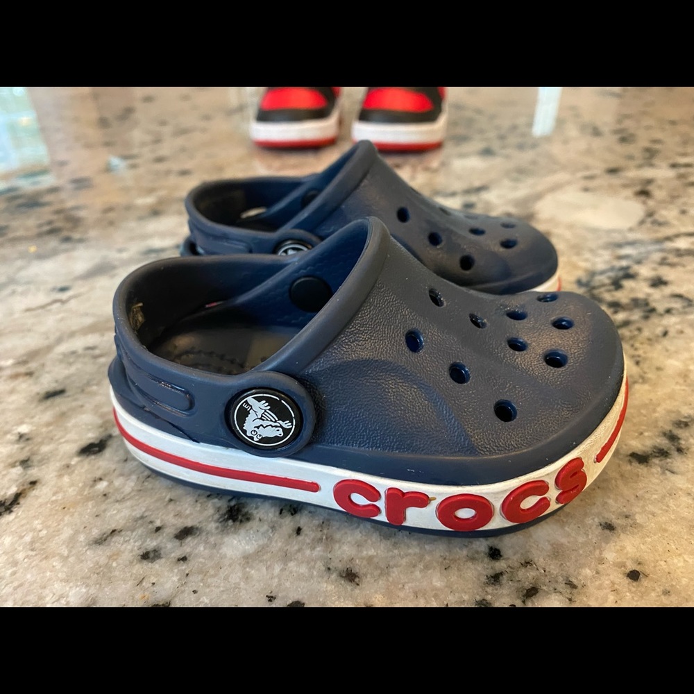 Boys NIKE sneakers, CROCS and Cat and Jack size 5 shoes - Picture 3 of 4
